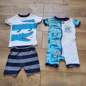 Carter's 12m Boys pajamas